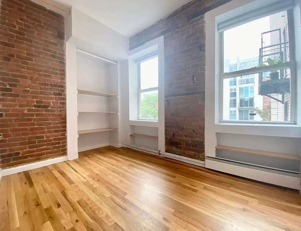 85 Clay St - Photo 5 of 8