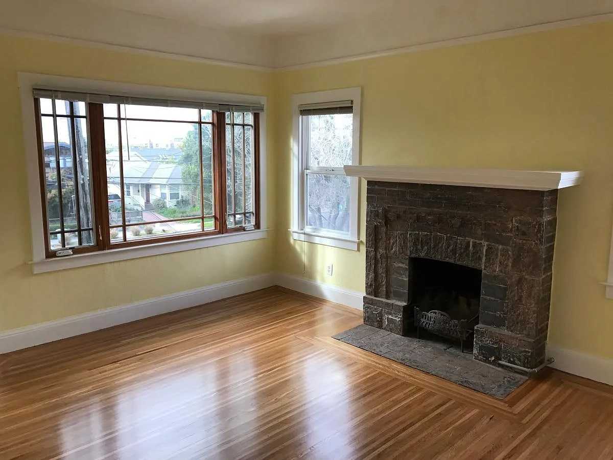 2117 Sacramento St - Photo 7 of 14