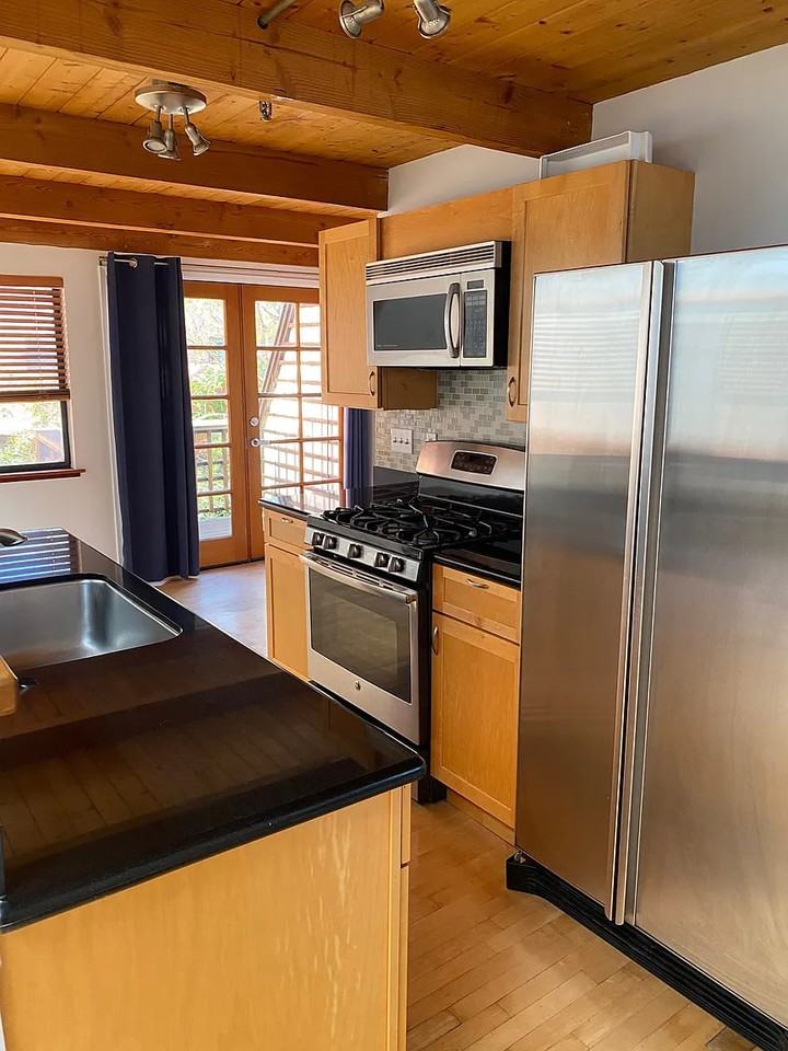 2120 6Th St - Photo 3 of 14