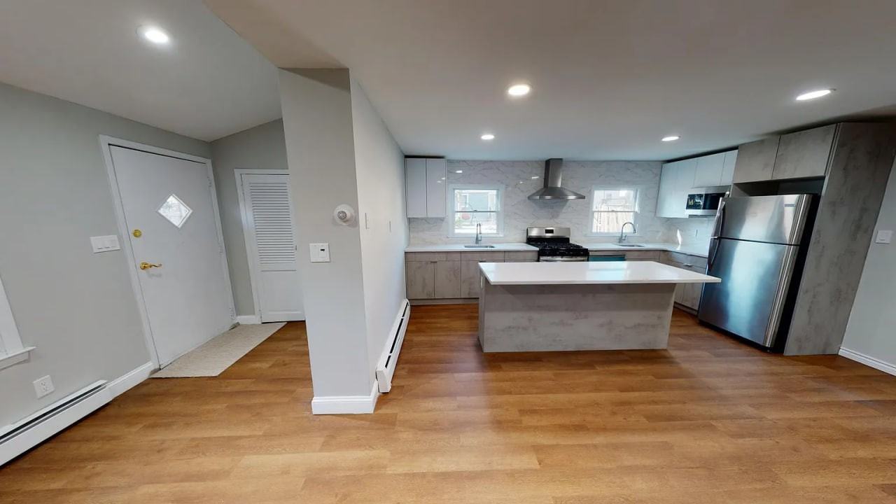 224 Grove Ave - Photo 3 of 9