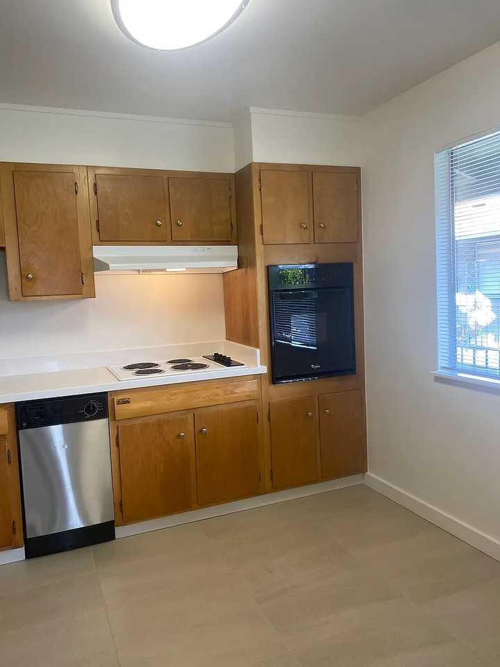 2360 Woolsey St - Photo 5 of 16