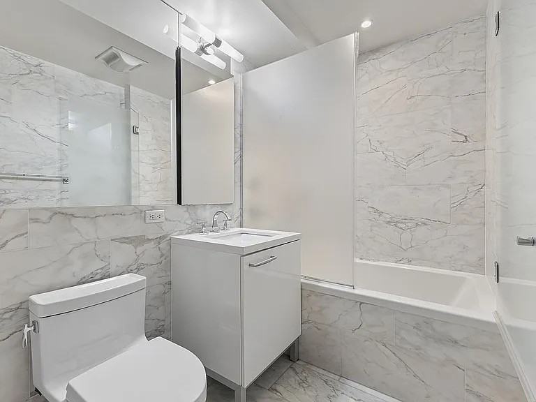 151 W 21st St - Photo 4 of 6