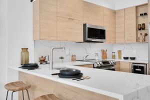 featured image of 3057 Crescent St #2B