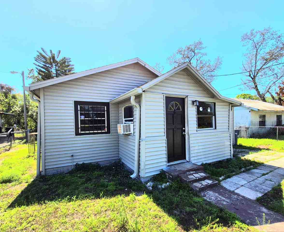 3505 E Shadowlawn Ave - Photo 2 of 17
