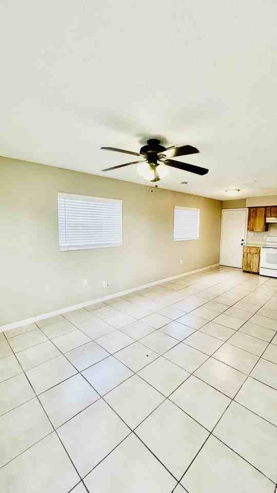 18251 Morgan Dr - Photo 3 of 10