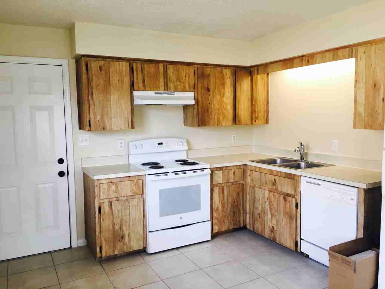 18251 Morgan Dr - Photo 5 of 10