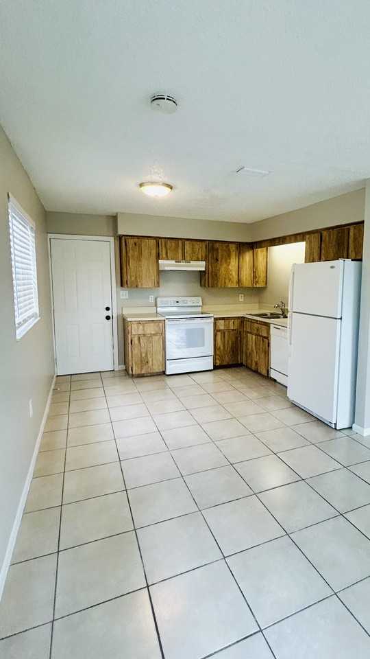 18251 Morgan Dr - Photo 7 of 10