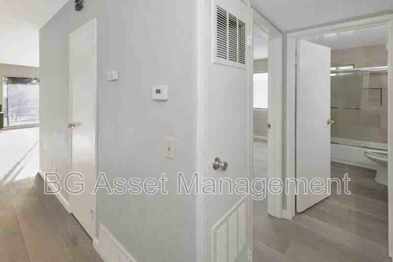 10 Lee St #4 - Photo 2 of 20