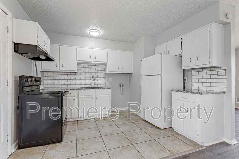 11123 Blue Ridge Blvd - Photo 4 of 13