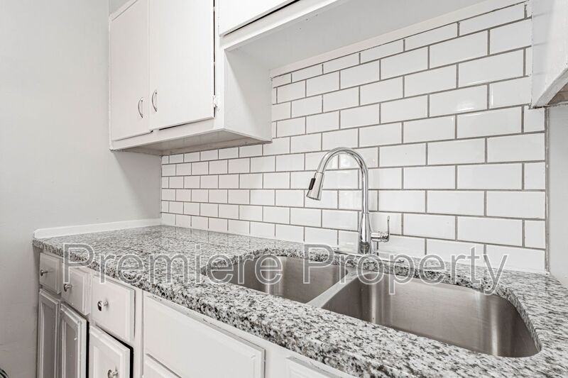 11123 Blue Ridge Blvd - Photo 5 of 13