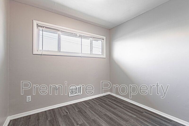 11123 Blue Ridge Blvd - Photo 6 of 13