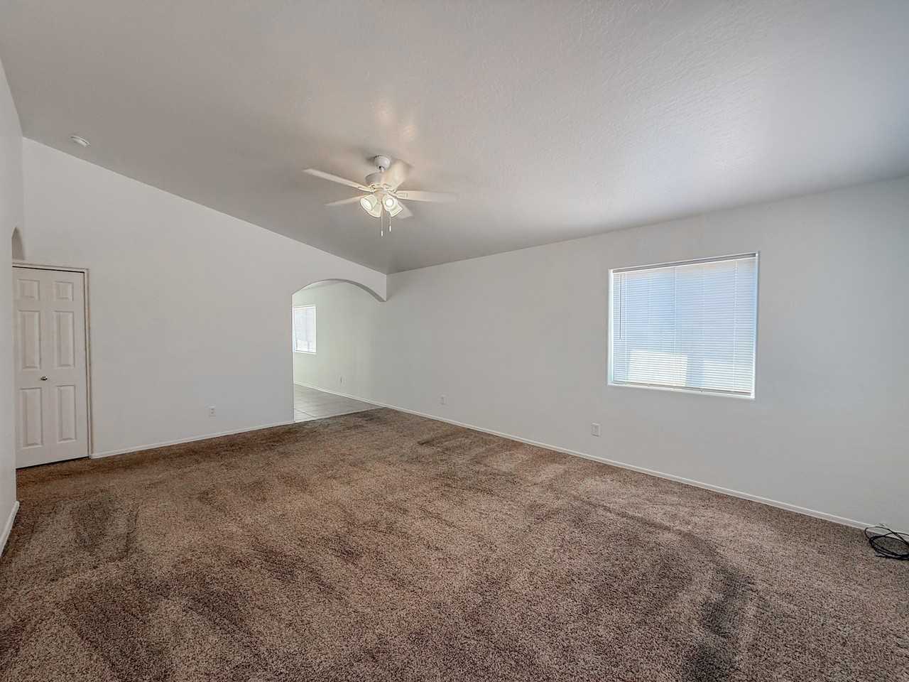 11991 W Cabrillo Dr - Photo 4 of 25