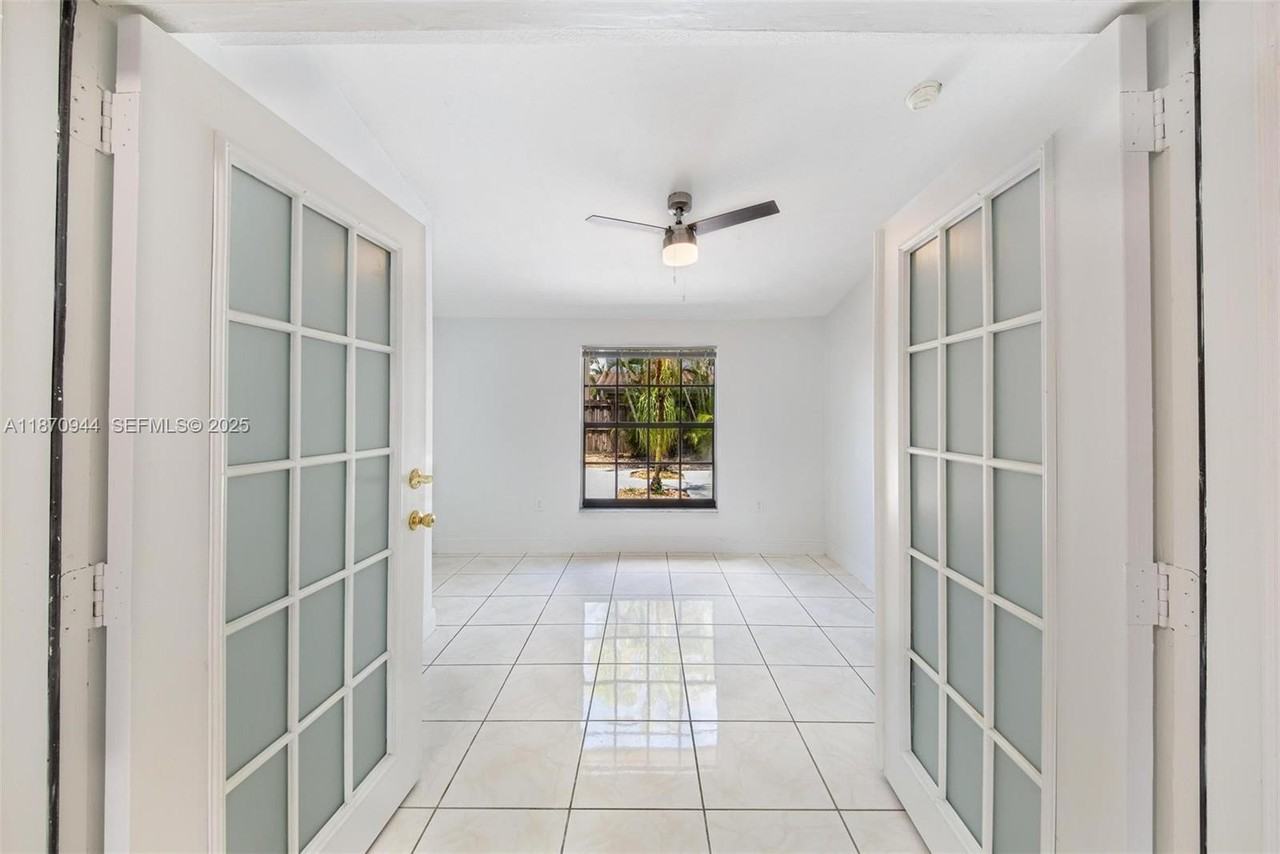 15157 Southwest 95th Street #15157 - Photo 3 of 50