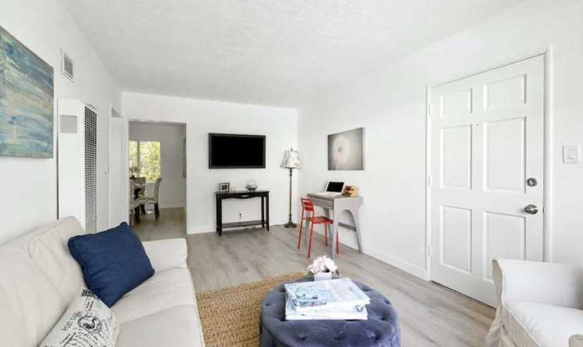 1222 Princeton St #6 - Photo 6 of 14