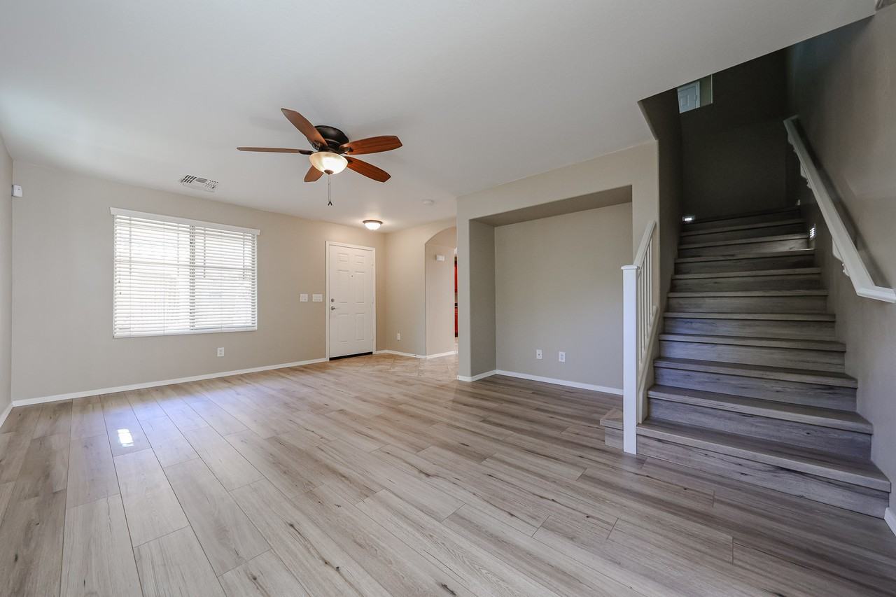 2472 E Boston St - Photo 5 of 33