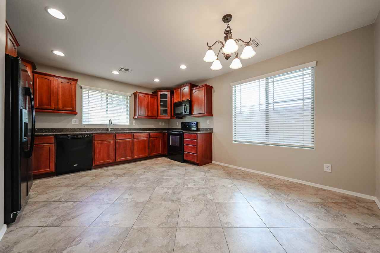 2472 E Boston St - Photo 6 of 33