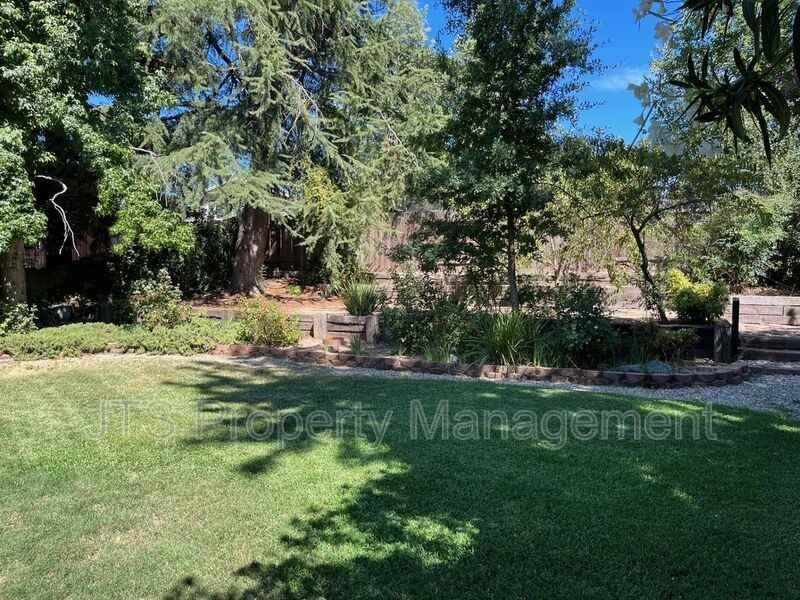 6830 Mellodora Dr - Photo 6 of 15