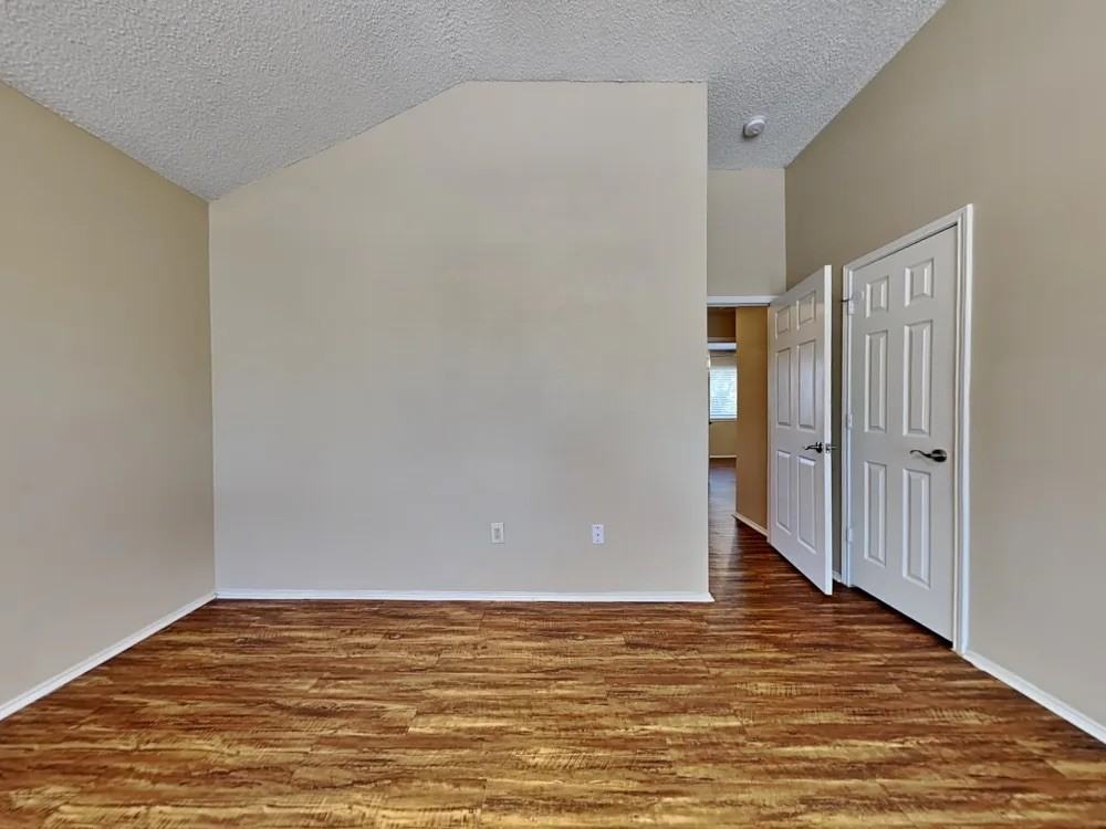 2437 W 4th St - Photo 4 of 18