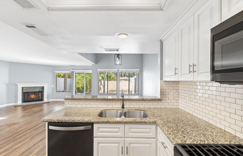 3514 Myers St #10 - Photo 4 of 15