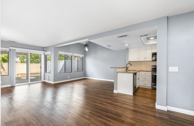 3514 Myers St #10 - Photo 6 of 15