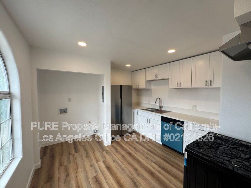 4421 W 166th St - Photo 4 of 9