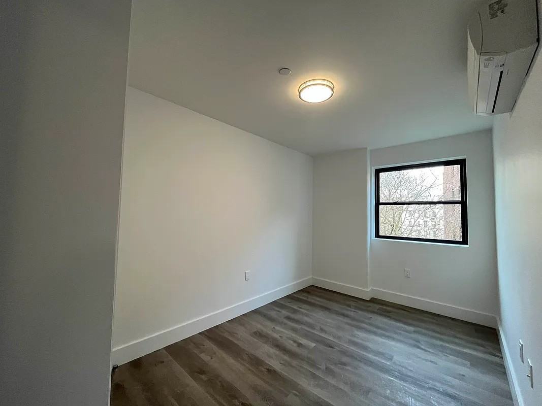 9159 191St St - Photo 7 of 7