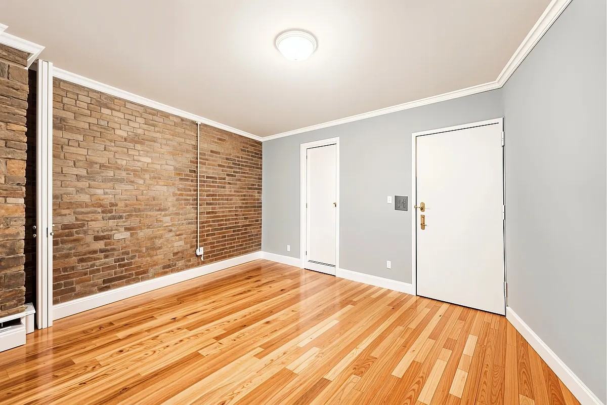 103 E 2Nd St - Photo 4 of 6