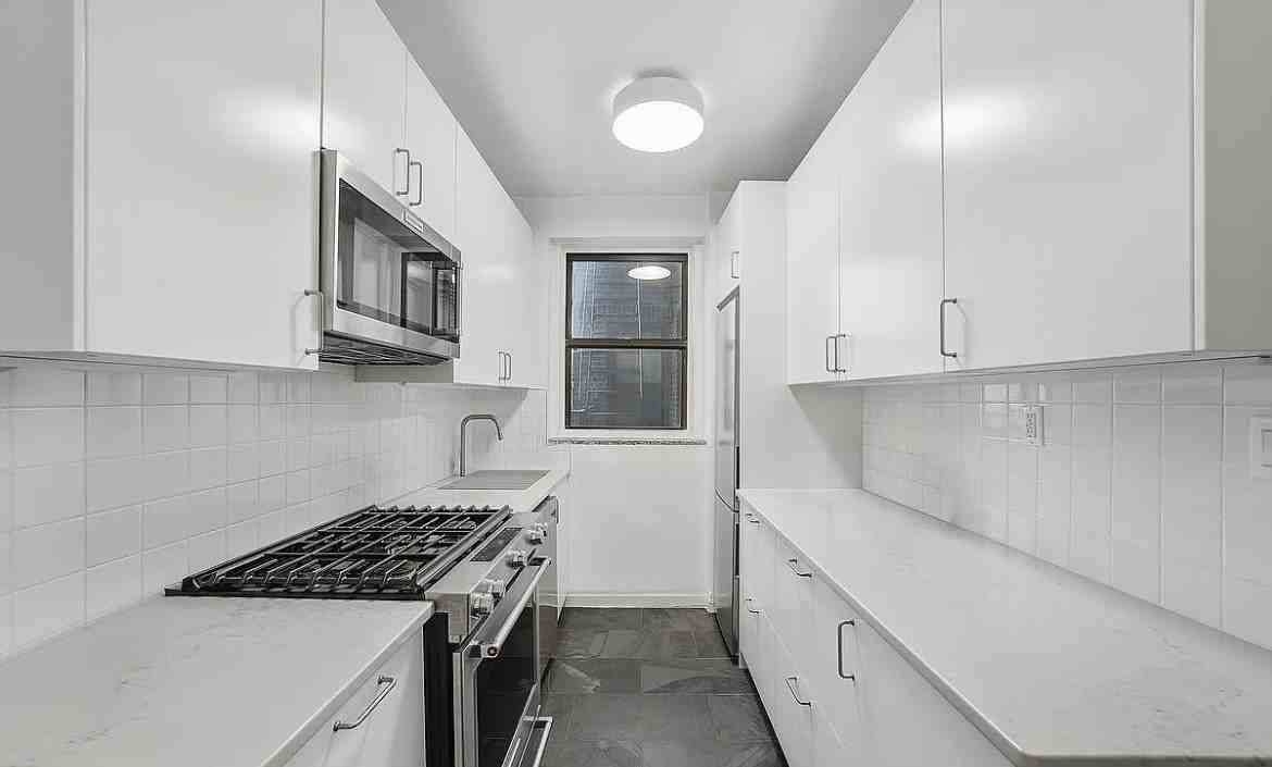 80 Avenue P #D14 - Photo 7 of 13