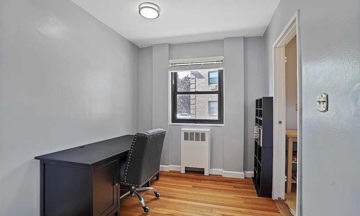 8418 155th Ave #1R - Photo 6 of 13