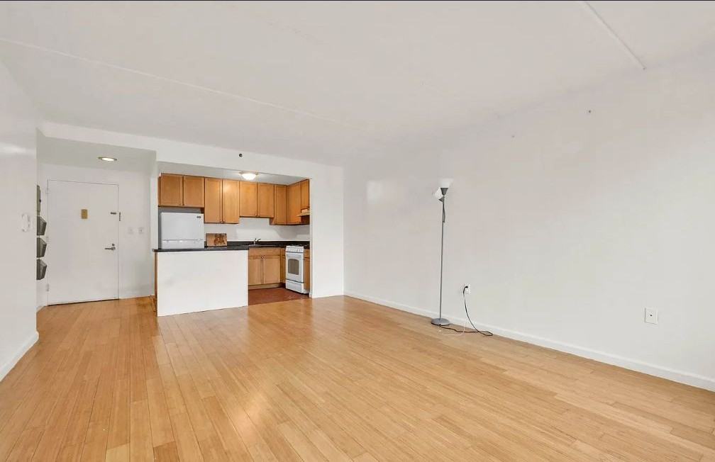 837 Washington Ave #4B - Photo 5 of 10