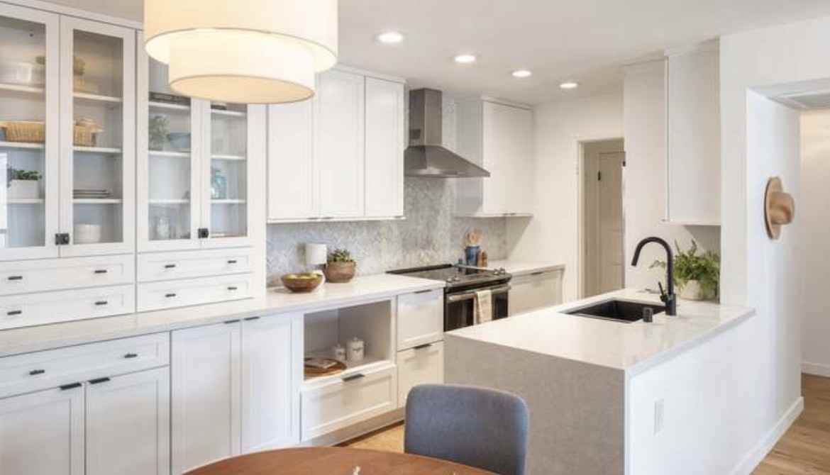 8530 Holloway Dr #307 - Photo 5 of 12