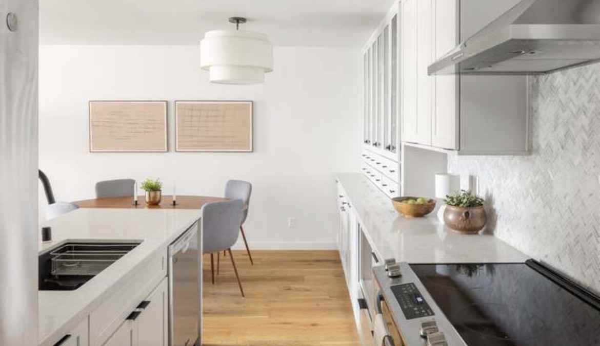 8530 Holloway Dr #307 - Photo 6 of 12