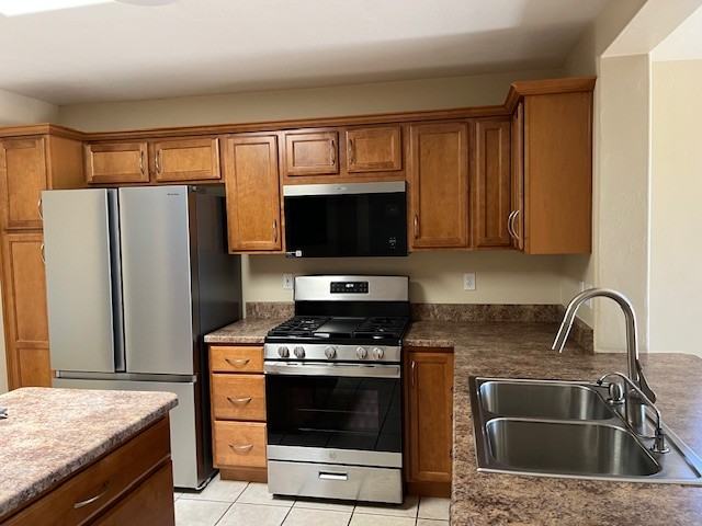 541 W Via Alamos - Photo 3 of 38