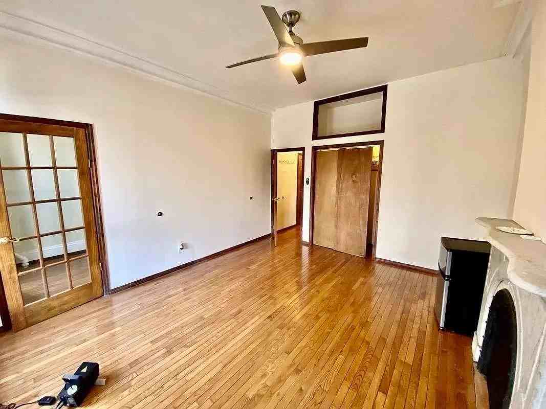 116 Ryerson St - Photo 4 of 7