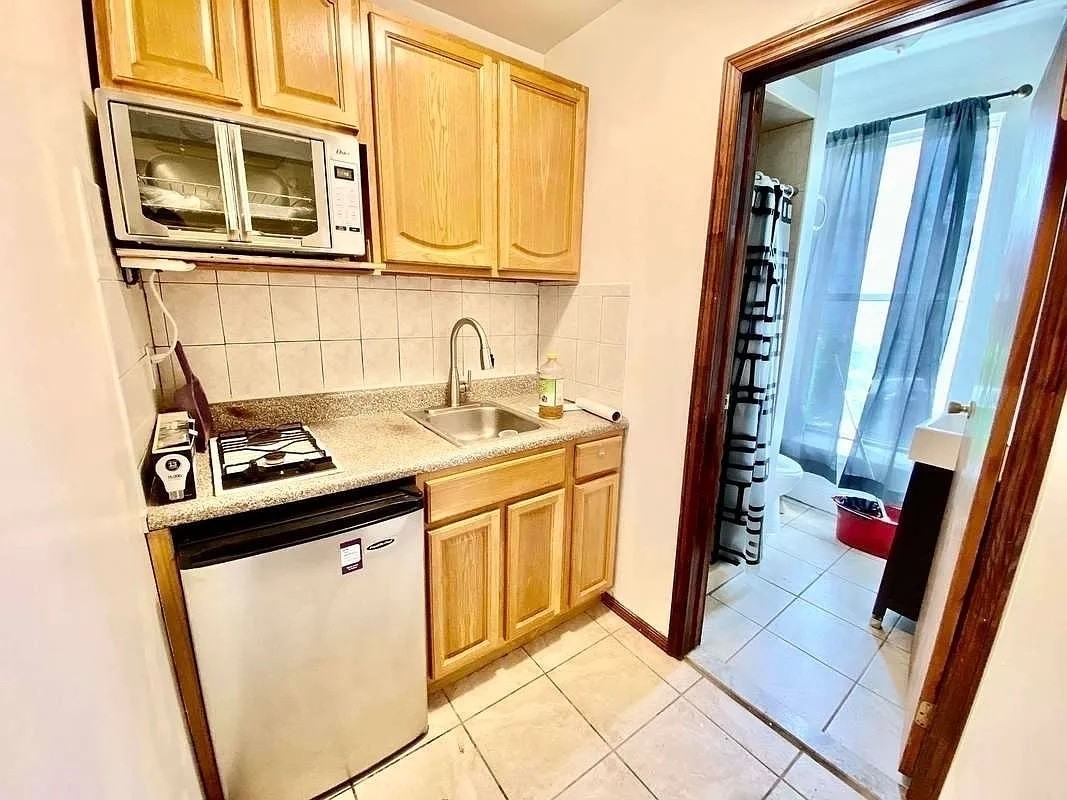 116 Ryerson St - Photo 5 of 7