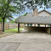 2415 Oak Mnr #B - Photo 1 of 1