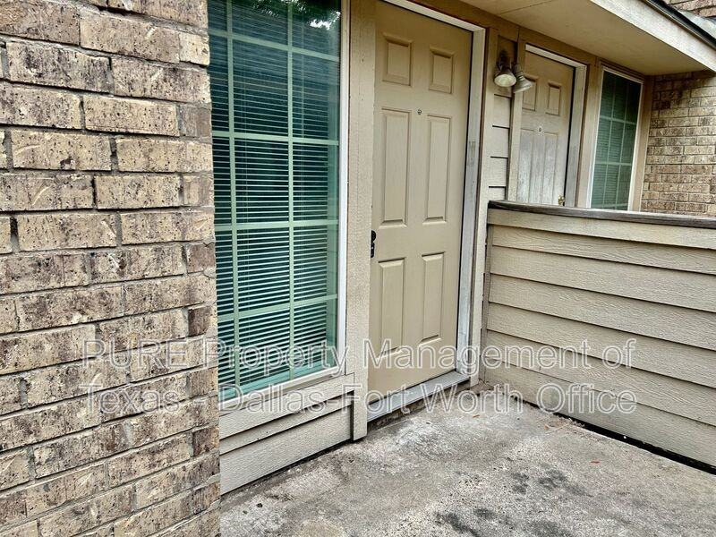 2415 Oak Mnr #B - Photo 3 of 36