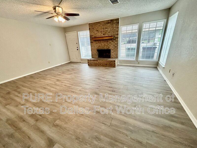 2415 Oak Mnr #B - Photo 4 of 36