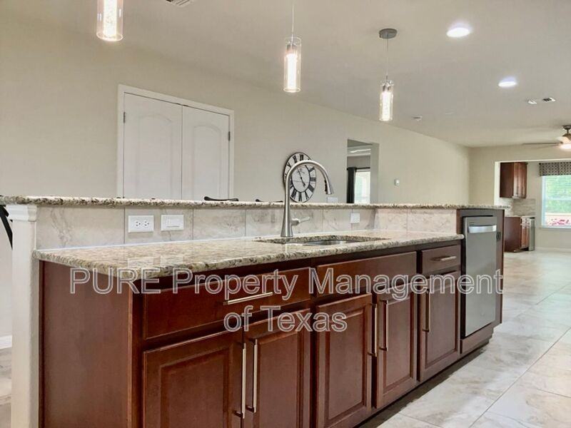 509 Rockport St - Photo 6 of 29