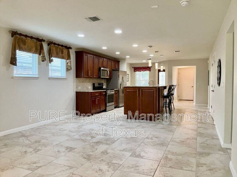 509 Rockport St - Photo 7 of 29