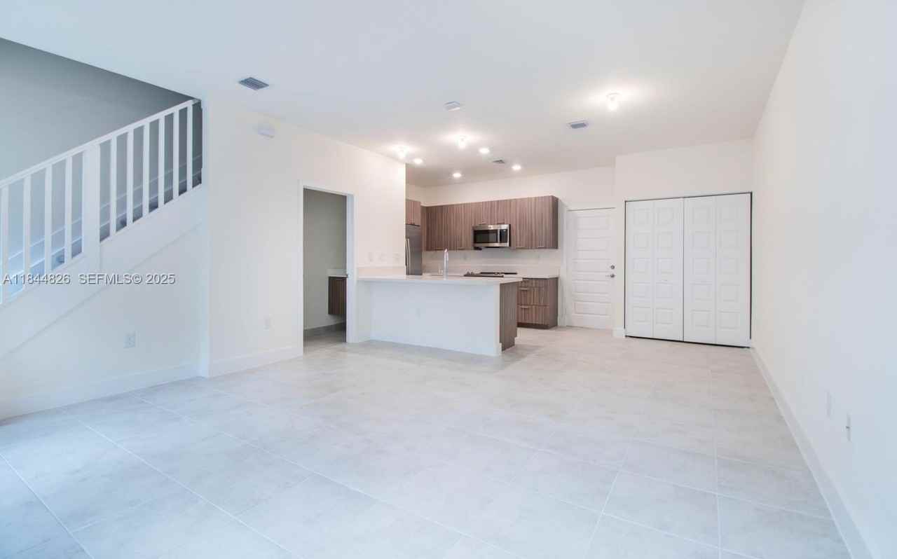 4769 Northwest 83rd Parkway #4769 - Photo 3 of 54