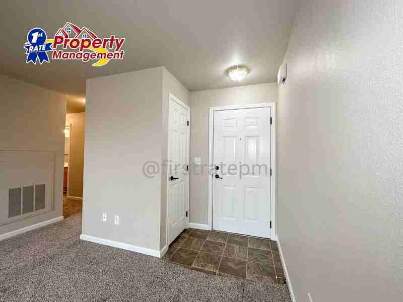 10151 W Garverdale Ln #201 - Photo 4 of 24