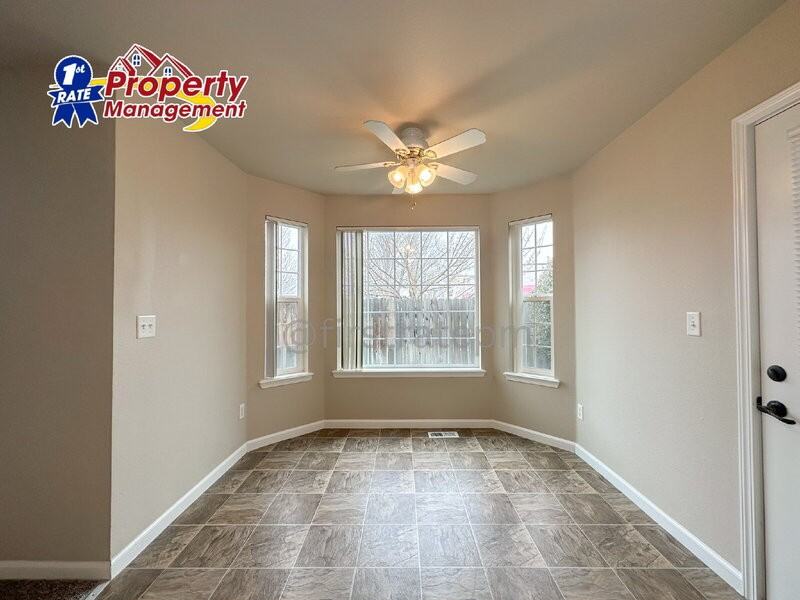 10151 W Garverdale Ln #201 - Photo 7 of 24