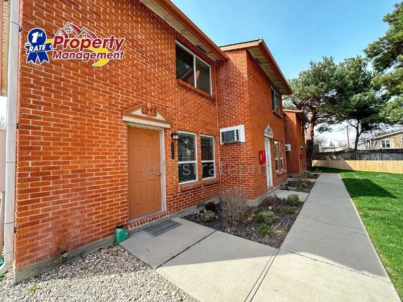 6474 W Douglas St - Photo 2 of 21