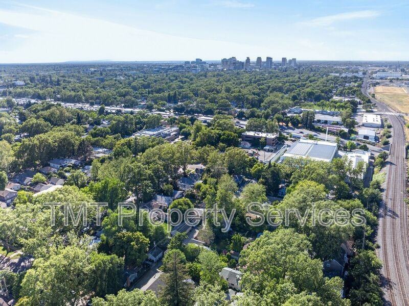 3126 B St - Photo 5 of 15