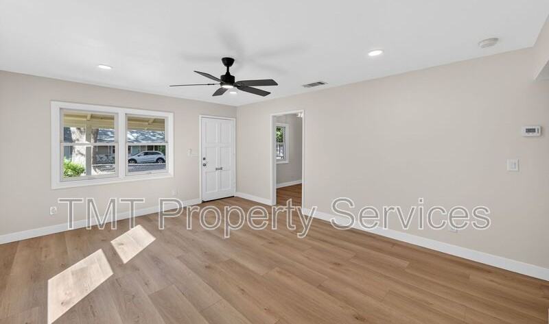 3124 B St - Photo 4 of 32