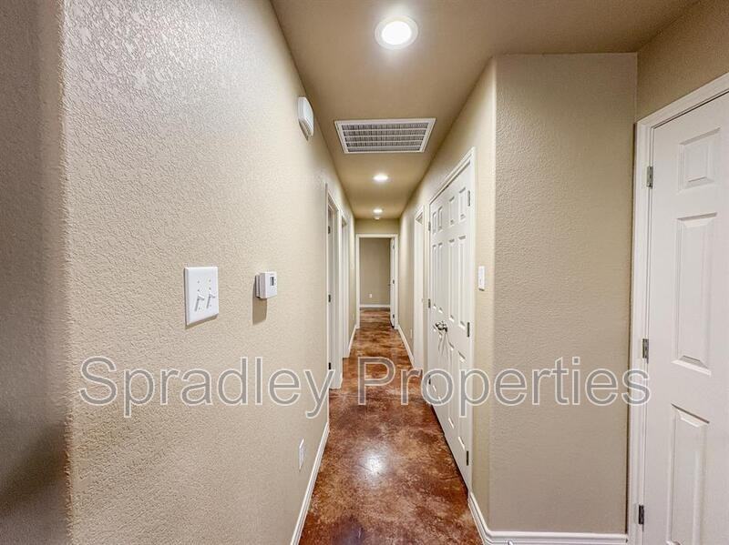 1044 Edwards Dr Apt A - Photo 7 of 15