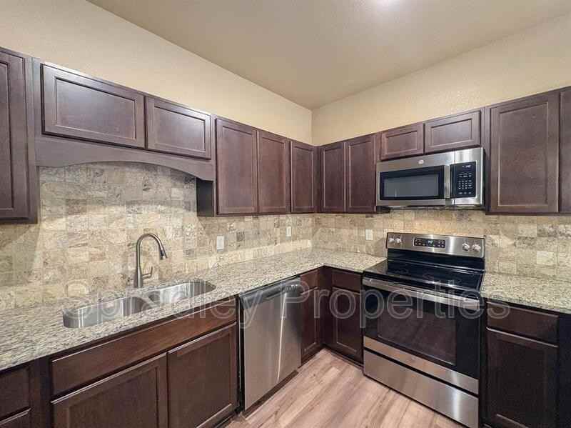 1075 Hibiscus Unit B - Photo 4 of 12