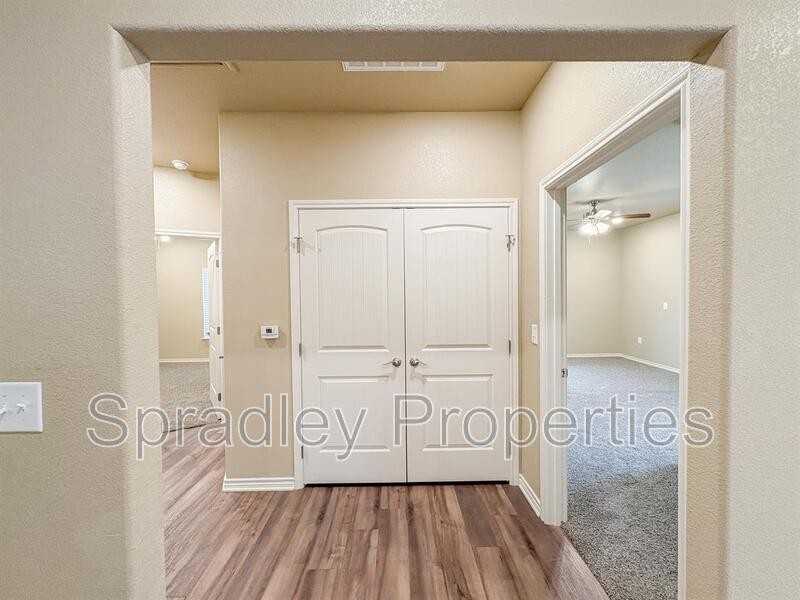 1075 Hibiscus Unit B - Photo 6 of 12