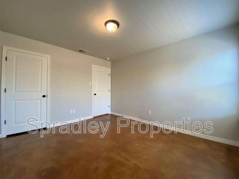 204 Juniper Dr Unit B - Photo 5 of 10